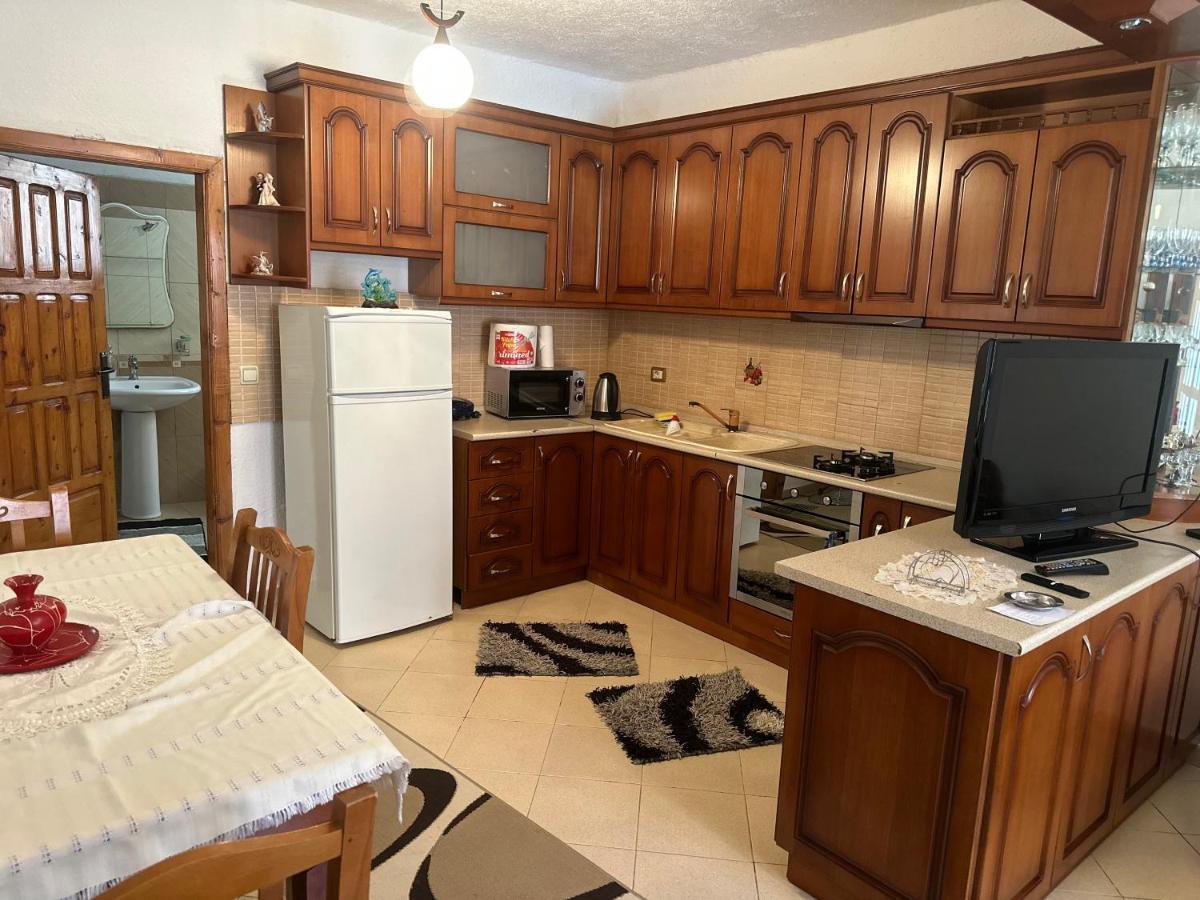 Guri Guest House Pogradec Exterior foto